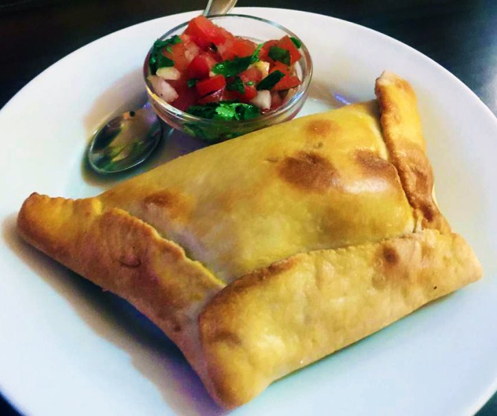empanada refugio los 33.jpg
