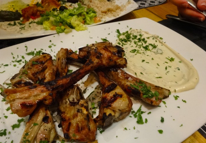 adlaá jaruf askadinya areveure