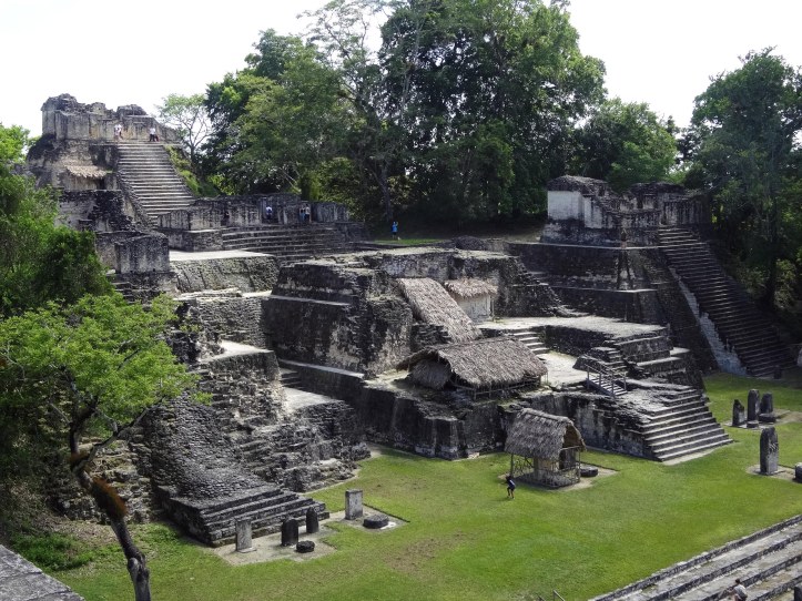 tikal-temples-funeraris