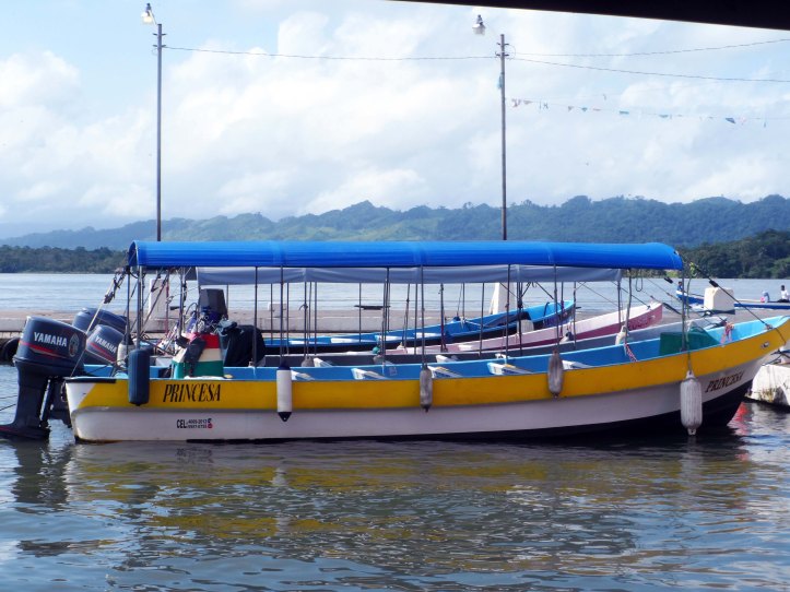 rio-dulce-livingston-barca-princesa