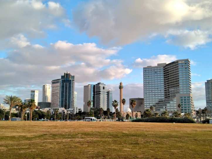 contrast tel aviv