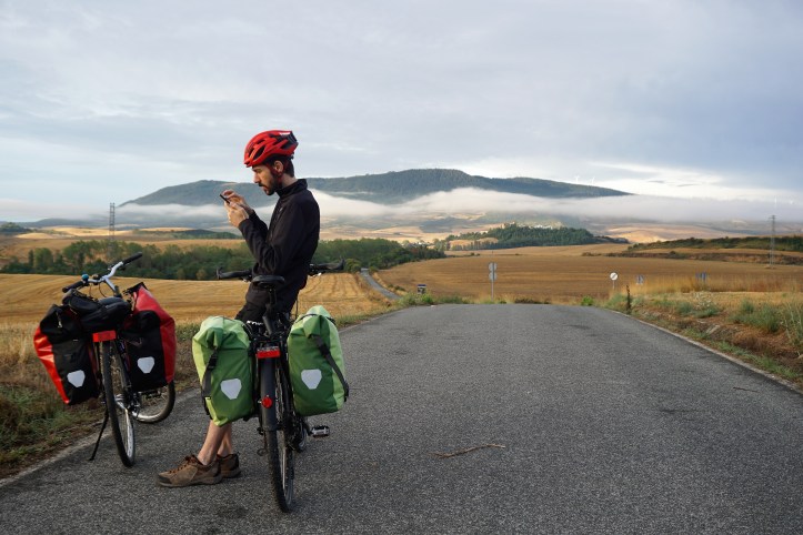 És important disposar de mapes per consultar offline, la cobertura pot fallar en trams remots del viatge!