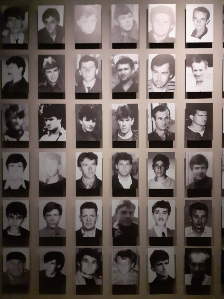 Retrats d'alguns dels 8.732 desapareguts